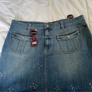 Luxury blues denim skirt size 21/22 new with tags nwt